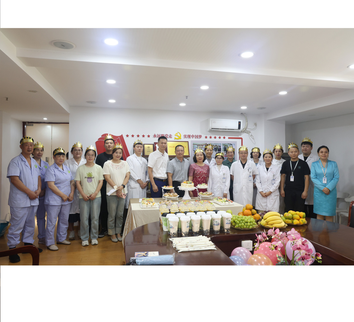 奉浦医院温情满溢，双月生日会共庆璀璨时刻